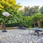 Avlaki Beachfront Villa Kassiopi