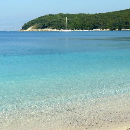 Avlaki Beachfront Villa Kassiopi