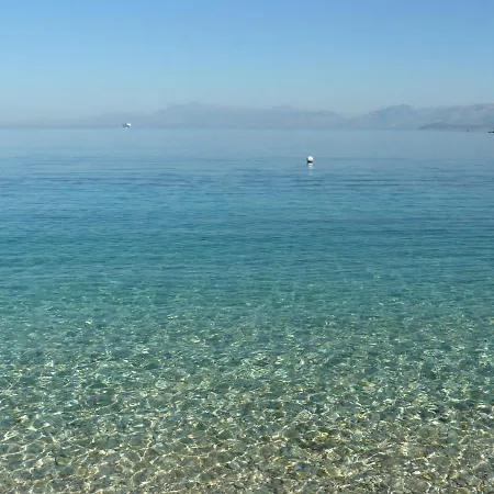 Avlaki Beachfront Villa *