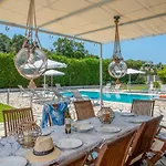 Avlaki Beachfront Villa Kassiopi